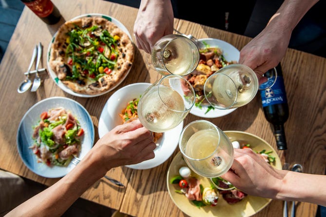 Mano E Mano みなとみらい店 みなとみらい イタリアン イタリア料理 ぐるなび