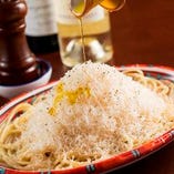 極上シチリア産オリーブオイルとミレジマートチーズのスパゲッティ