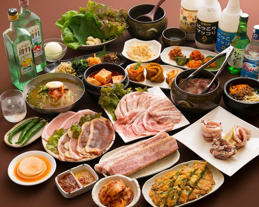 いろいろな韓国料理も食べられるプレミアム食べ放題♪
