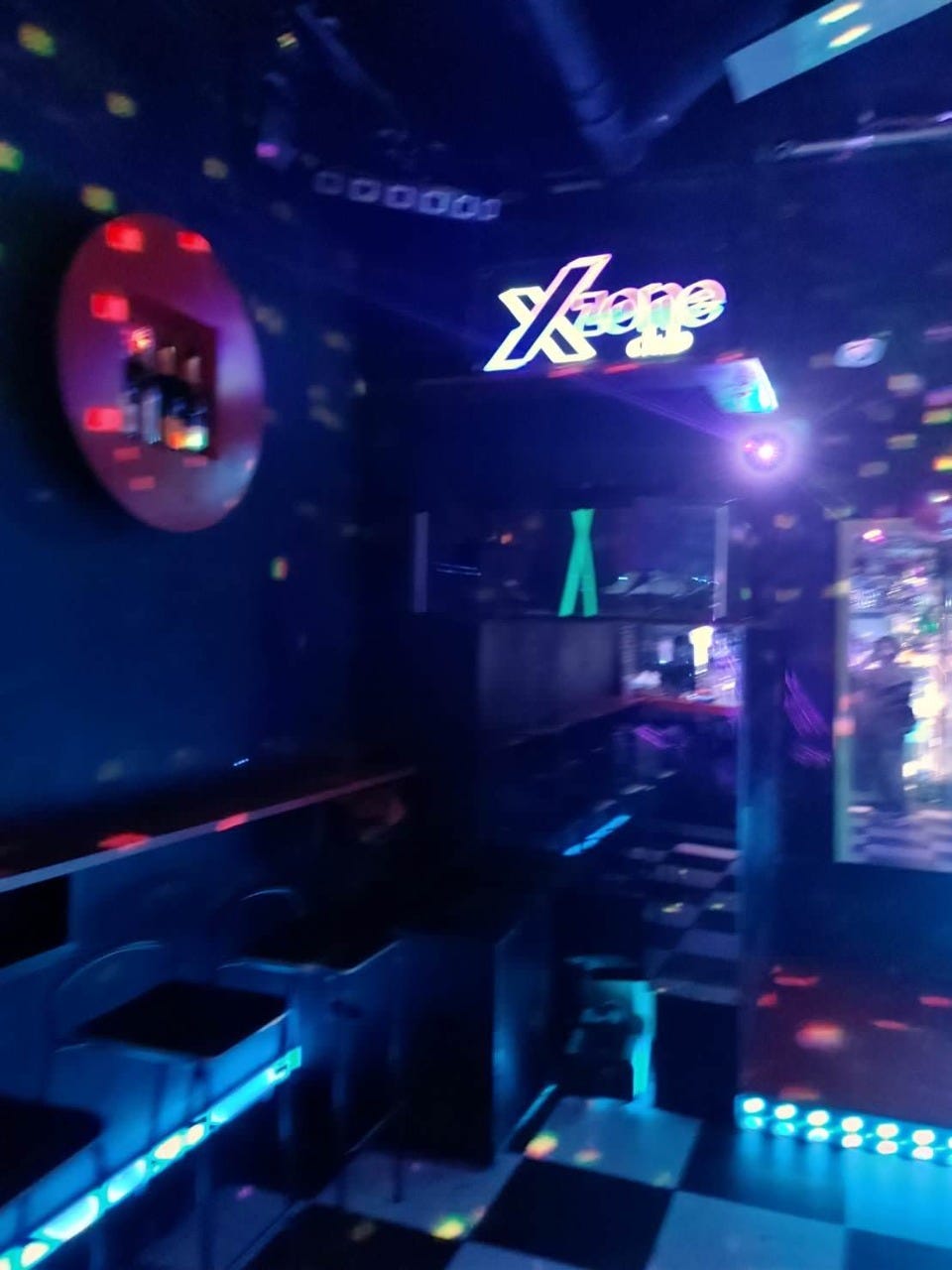X・ZONE DJ BAR