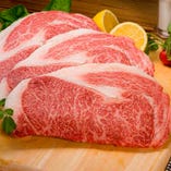 霜降りの柔らかい肉質と豊かな風味で高い評価を誇る絶品のお肉です！