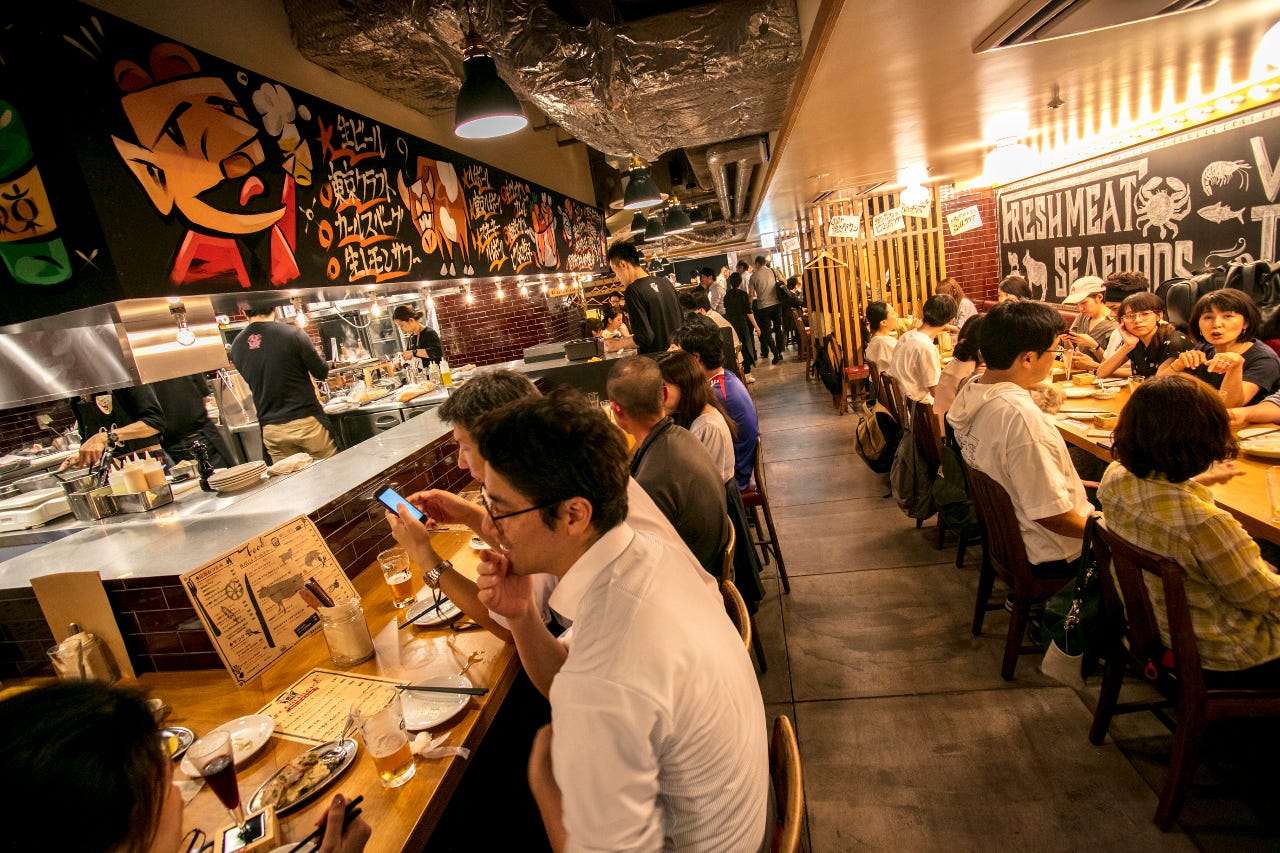 ワイン食堂 旅する子ブタ 東京駅グランルーフフロント店 東京 ダイニングバー ワインバー Goo地図