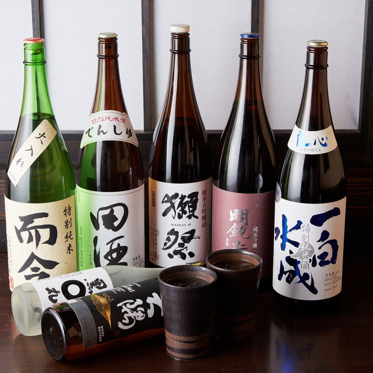 多彩な日本酒は当店を楽しむうえで欠かせないアイテムです。