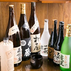 義経自慢の店長オススメ厳選地酒焼酎の一部♪