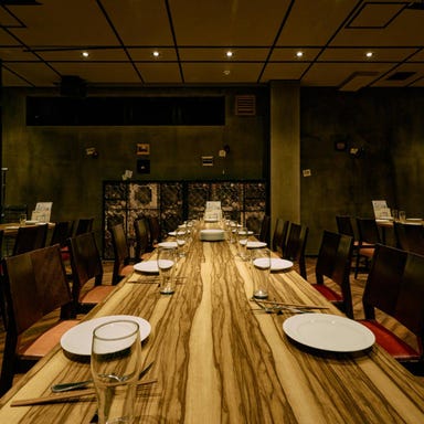 Trattoria Pizzeria LOGIC(ロジック) 長野_広々&ムーディーな大人空間