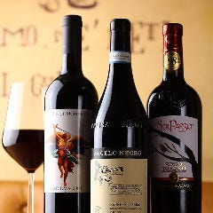 ハウスワインも充実！赤・白、常時、約10種類！