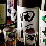 北海道の男山を含む7種の日本酒や、不定期で入れ替わる地酒