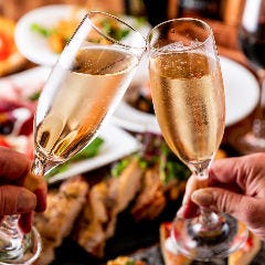 乾杯スパークリングワインなどパーティーオプションを備えてます