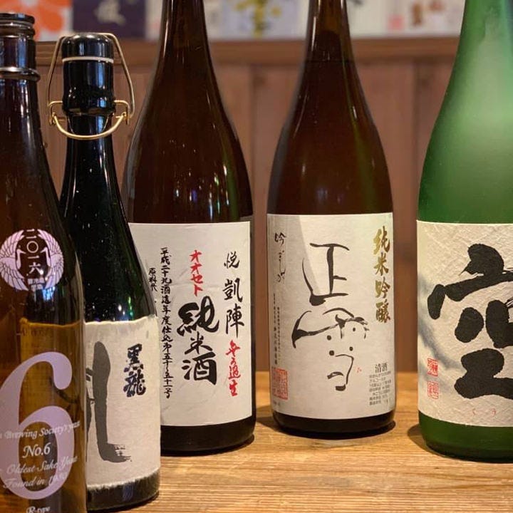 厳選した日本酒はプレミアムな銘柄や珍しい1本をご用意