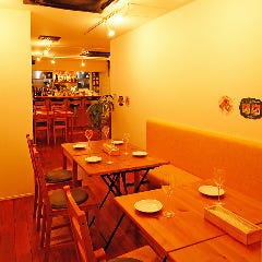離れになっている奥側のお席が人気！様々な会にぜひ