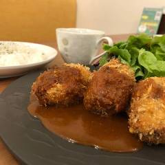 お仕事を頑張っている皆さんに、手作りのできたてランチを