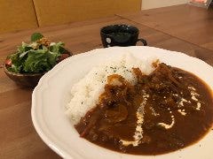 【Bランチ】
ハヤシライス、サラダ、スープ