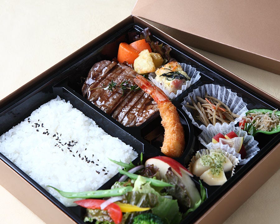 ステーキ 欧風料理 ルモンドふじがや 黒毛和牛と魚介の鉄板焼