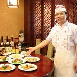 中華料理一筋、数十年の周シェフが、どなたでも楽しめるメニューを日々考案しています！