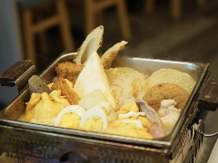 骨付鳥と鶏ダシおでん（秋冬）京味噌もつ煮（春夏） 歩 駒込店
