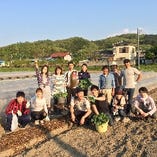 有機野菜を生産している横田農場さんへ毎月スタッフがお邪魔しています。