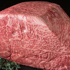 瑞祥が自信をもっておすすめする牛寿司もコースにて楽しめます