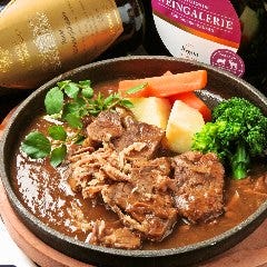 ●黒豚　●牛肉　●大山鶏 ●アイスバインのビール煮込み