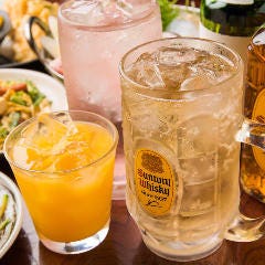 ナンクルナイサきばいやんせー 京橋_[豪快にお酒を楽しむなら♪"メガジョッキ"]
今夜は浴びるほどに飲みたい、お代りするのが面倒くさい&hellip;そんなお酒が大好きな常連さんのご要望を叶えた「メガジョッキ」。普段ご提供するグラスの約2倍の大きさでお酒をお楽しみいただけますので、トコトン飲みたい日におすすめです♪※詳細はスタッフまでお尋ねください。