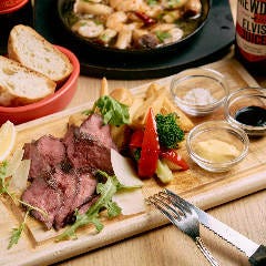 スタッフが手間隙かけて、一つ一つ丁寧に仕上げます。