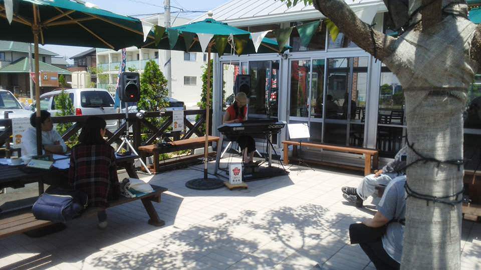 Honey！ ハニー！！ とれたて食楽部店 - レストラン