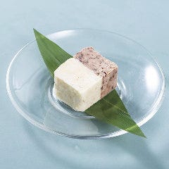 小豆と黒ごまのアイスケーキ（チーズ風味）