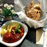 煮込みハンバ－グ＆温野菜＆フォカッチャセット