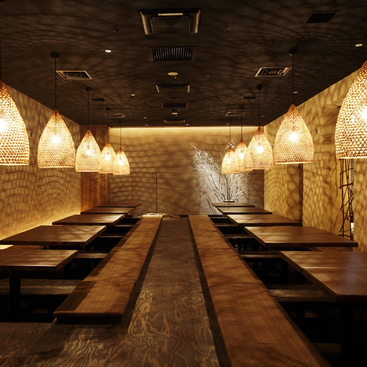 隠れ 房 池袋 店