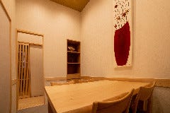 和モダン個室/デート、接待、会食に最適なお部屋です。