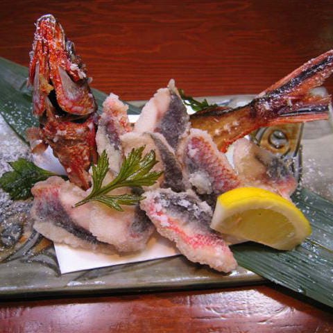 沖縄の県魚グルクン(タカサゴ)
淡白な白身魚で油との相性抜群◎