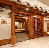 李朝時代の宮廷をイメージした特別貴賓室