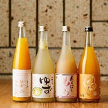 日本酒の酒蔵が日本酒と果実を使って作った『果実酒』は、ロックがおすすめです。
