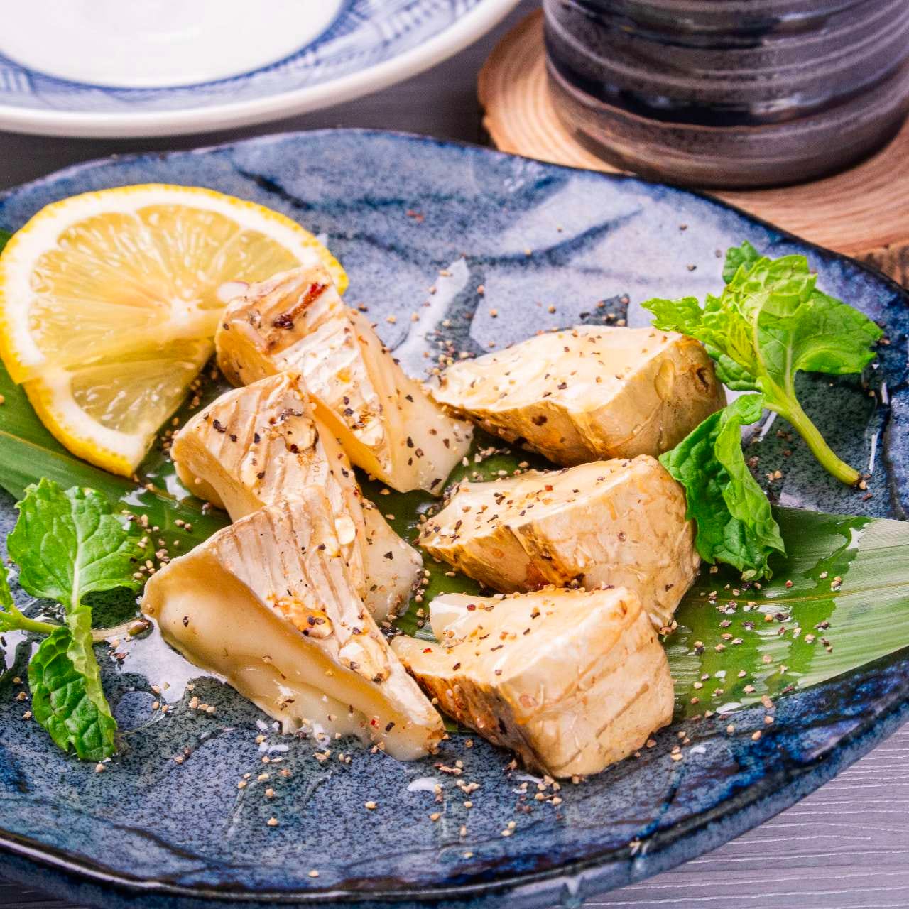 世知原焼 世知原茶モニュメントの塗装工事 | カワハラネオン広告