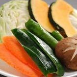 近隣農家から野菜を仕入れています