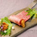 牛炙り寿司や尾崎牛カレーなど、使用部位にこだわった逸品料理