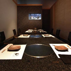個室で楽しむ和牛焼肉。広々としたお席へのご案内可能です。