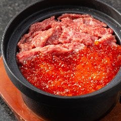 注文ごとに一釜ずつ炊き上げる“贅沢炊き立て銀シャリ”