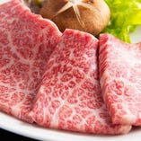 市場より仕入れた鮮度抜群の肉【市場直送の新鮮なお肉】