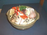 　　鍋会席　鍋物（海鮮鍋、ふぐ鍋、かに鍋）より１種と料理５種、雑炊、漬物