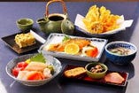 北信州郷土料理や豊富な山菜がお勧め、日本海
新鮮魚介と共に