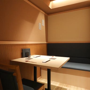 銀座 鮨 天ぷら いわい_【個室完備】店主の人柄が感じる空間