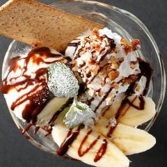 〆に別腹！BarBiesパフェ