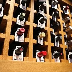 【専用ワイン室を完備】こだわりのワインが120種類♪