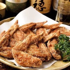 名古屋名物も◎はずせない『手羽先唐揚げ』は3種の味をご用意！