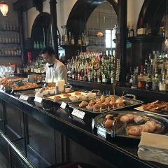 B．B．13 BAR （ビービーサーティーンバー） 