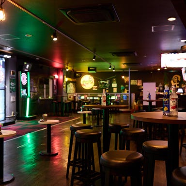 Darts Cafe GROVE 関内店_ハワイアンムードで広々とした店内♪