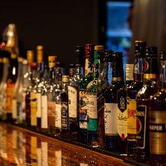 ゲームのお供にお酒は必須。楽しく飲んで盛り上がろう!