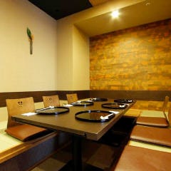 完全個室9部屋、窓際半個室2部屋をご用意してます。