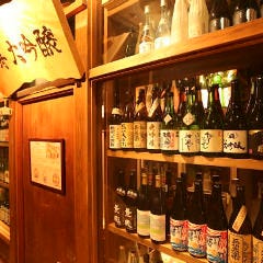 日本酒の在庫は200種500本 14度のセラーにて熟成中です。