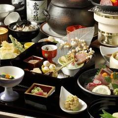 旬材を使った北信越会席料理で、大切な一時をおもてなしします。